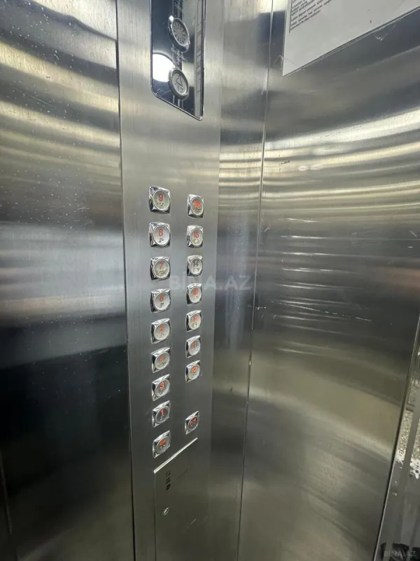 Satılır 3 otaqlı mənzil 136 m²