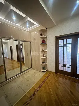 Satılır 3 otaqlı mənzil 136 m²