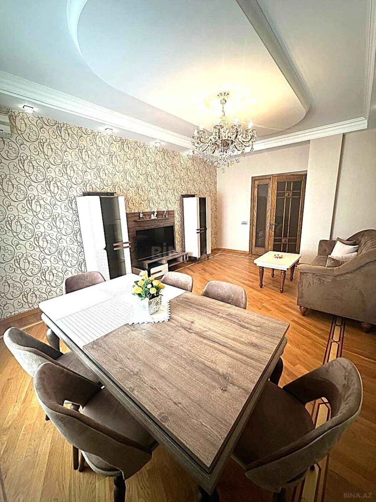 Satılır 3 otaqlı mənzil 136 m²