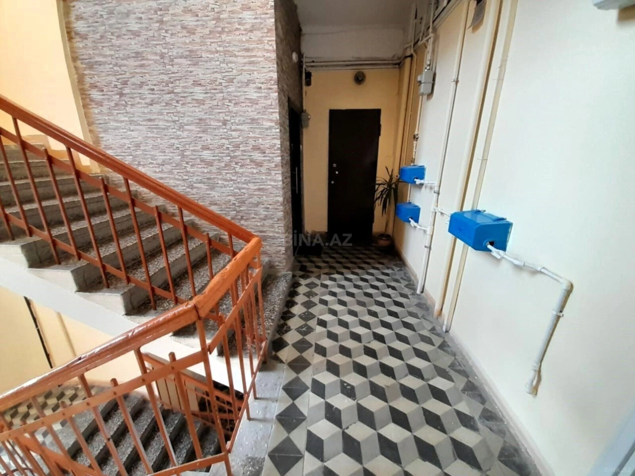 Satılır 3 otaqlı mənzil 105 m²
