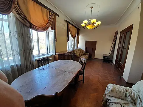 Satılır 3 otaqlı mənzil 105 m²
