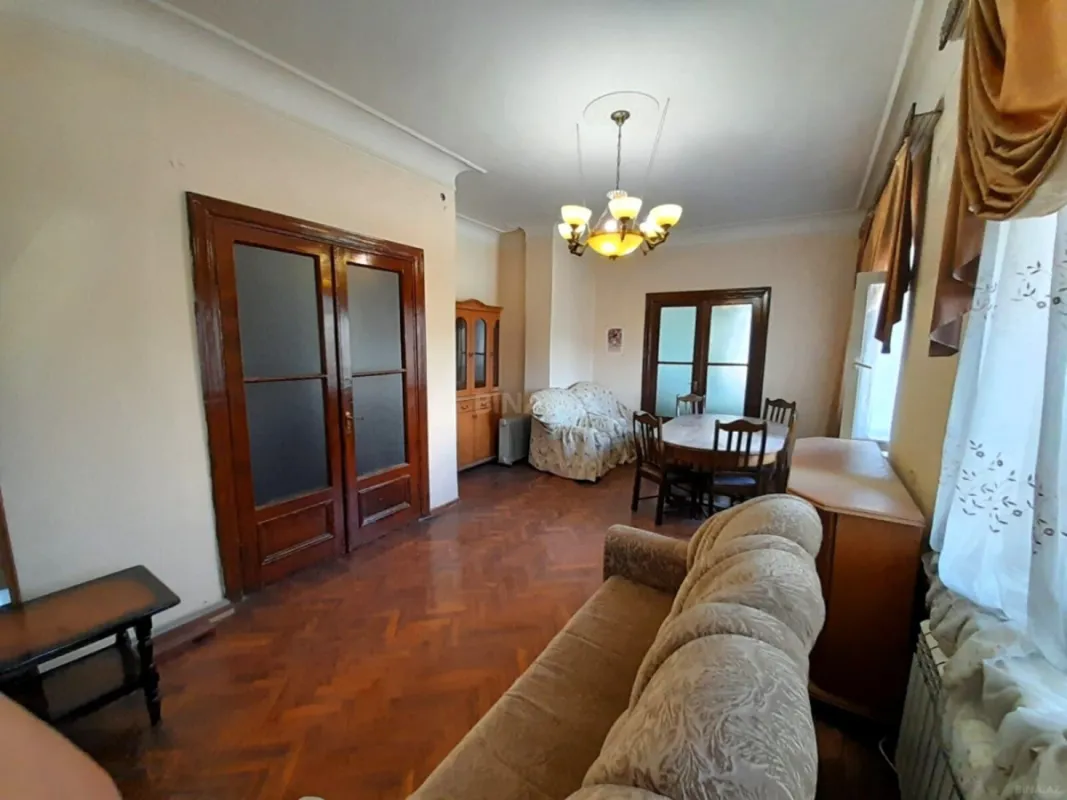 Satılır 3 otaqlı mənzil 105 m²
