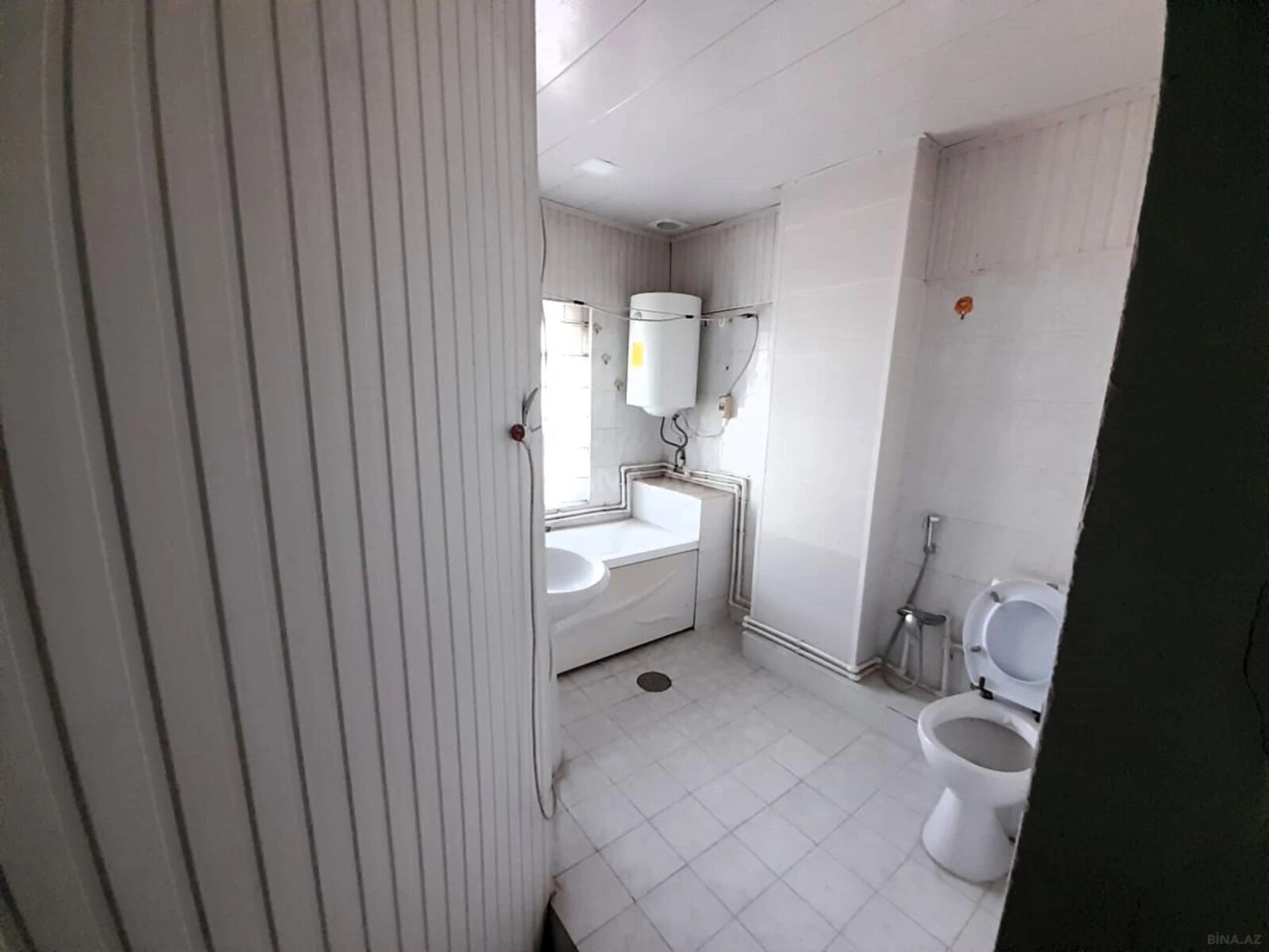 Satılır 3 otaqlı mənzil 105 m²