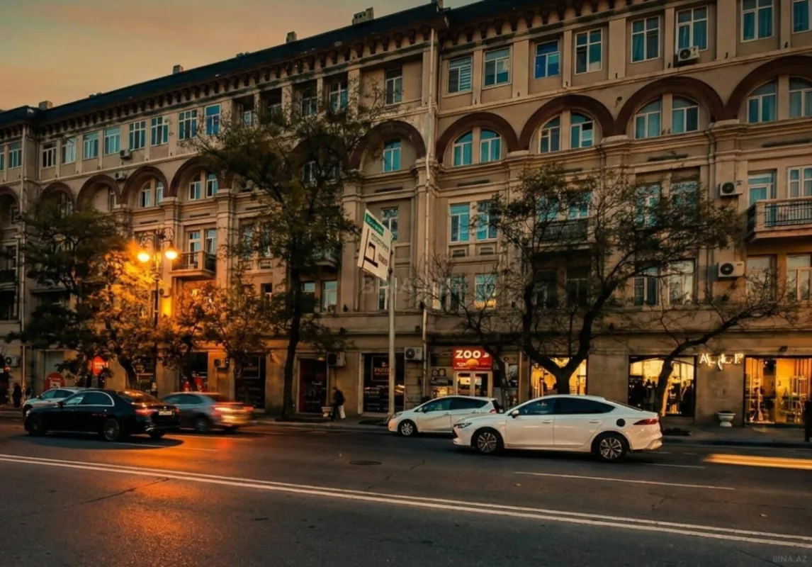 Satılır 3 otaqlı mənzil 105 m²