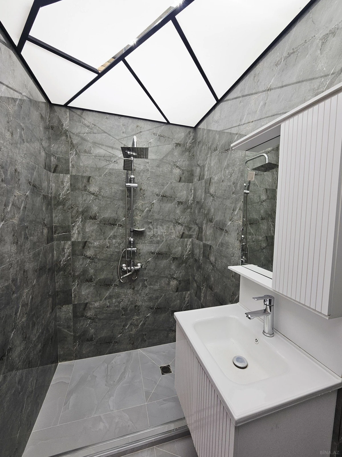 Satılır 3 otaqlı mənzil 90 m²