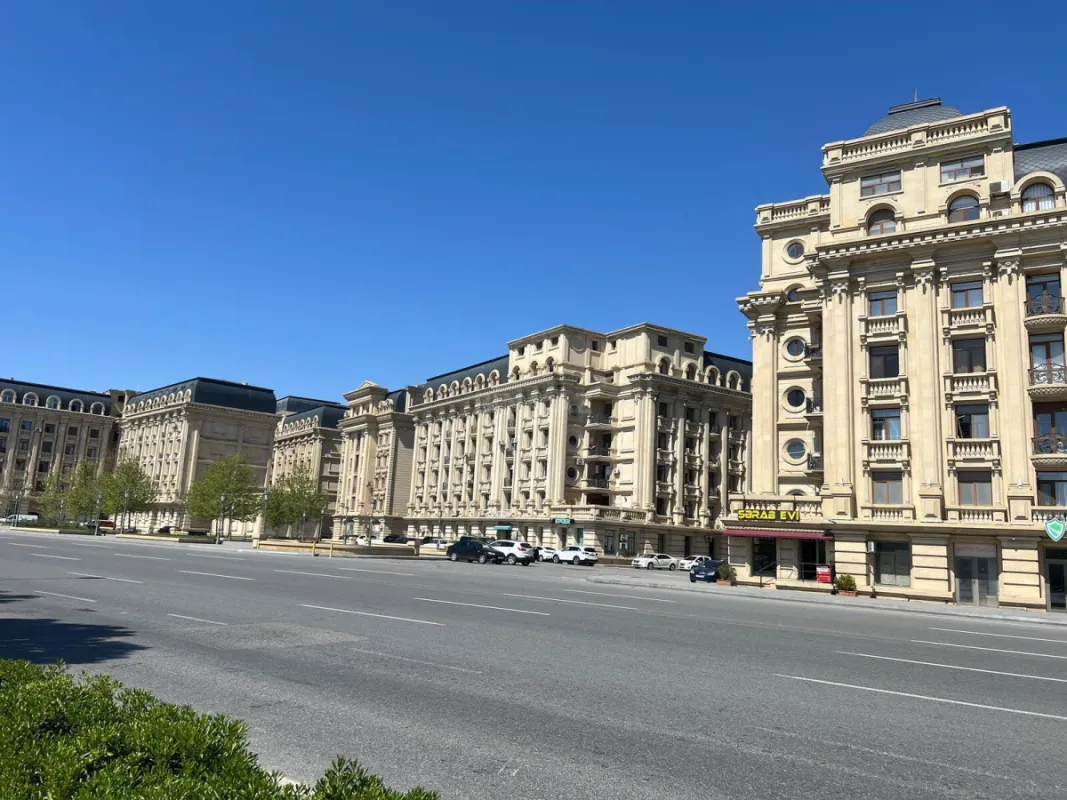 Satılır 3 otaqlı mənzil 102 m²