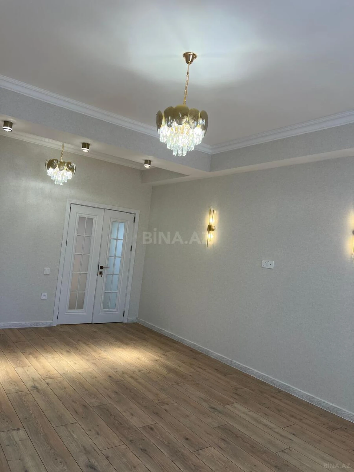 Satılır 3 otaqlı mənzil 102 m²