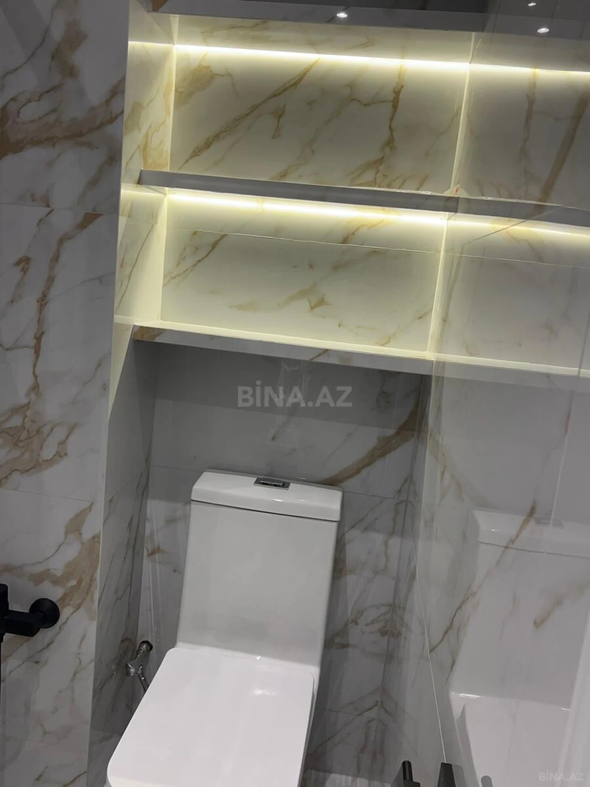 Satılır 3 otaqlı mənzil 102 m²