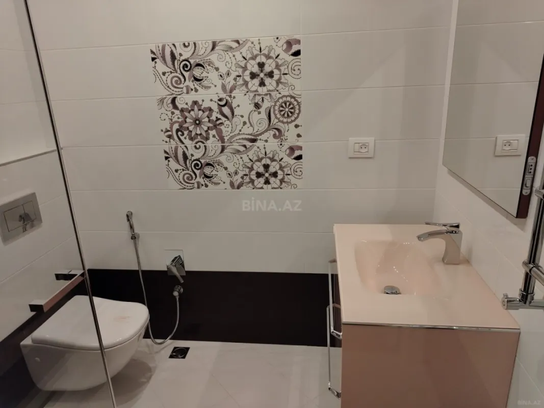 Satılır 3 otaqlı mənzil 137 m²