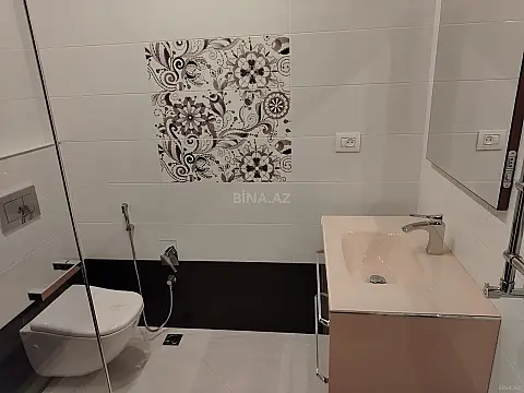 Satılır 3 otaqlı mənzil 137 m²