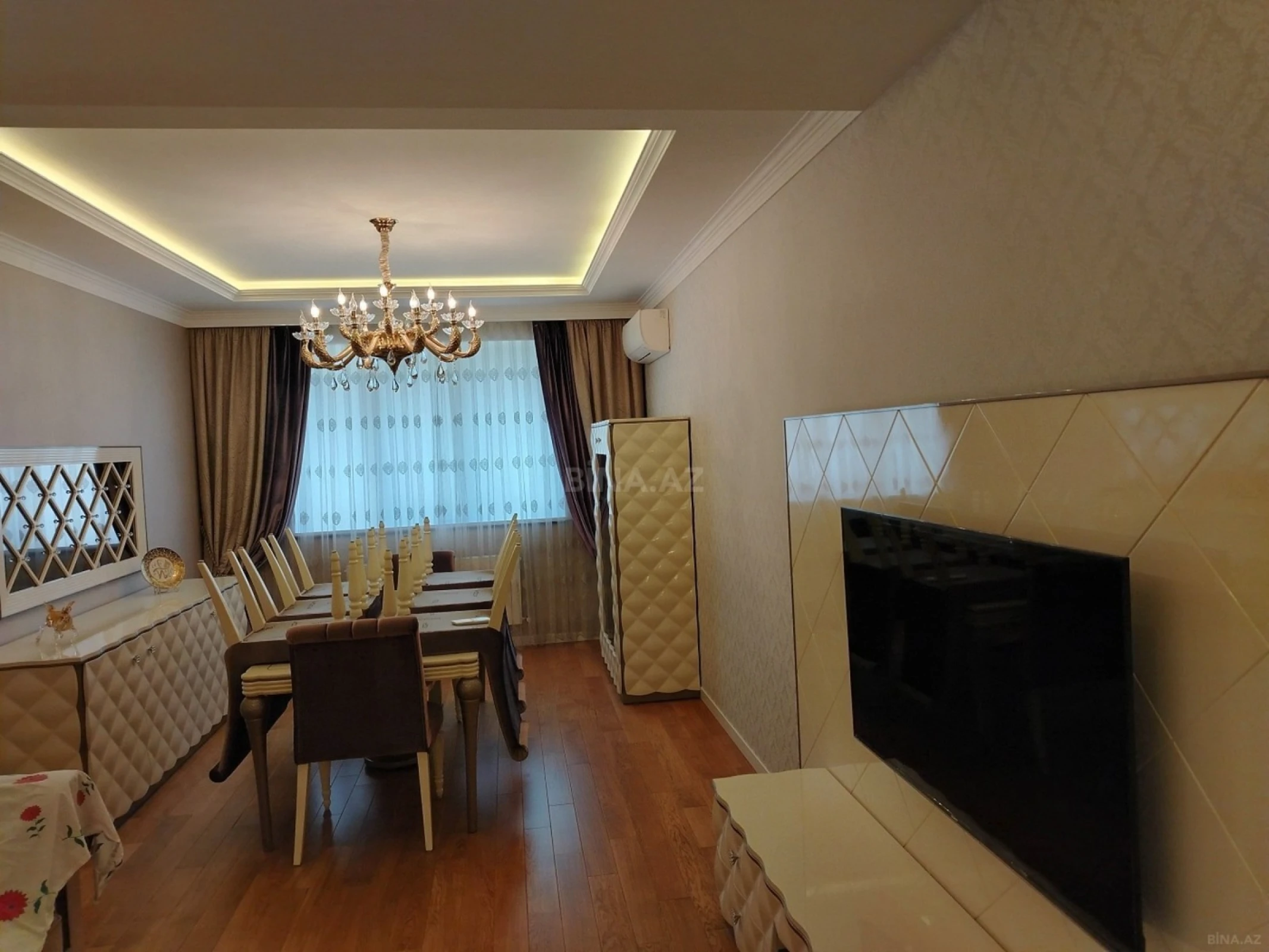 Satılır 3 otaqlı mənzil 137 m²