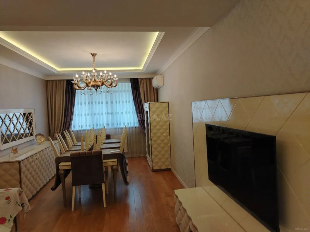 Satılır 3 otaqlı mənzil 137 m²