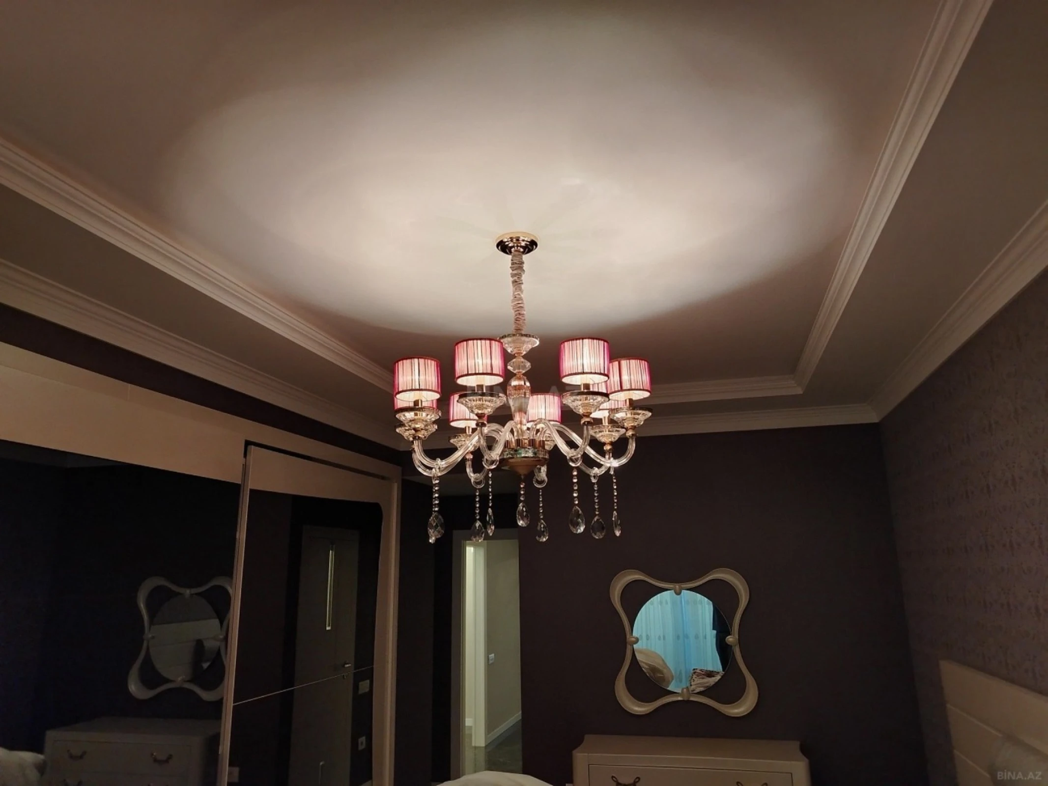 Satılır 3 otaqlı mənzil 137 m²