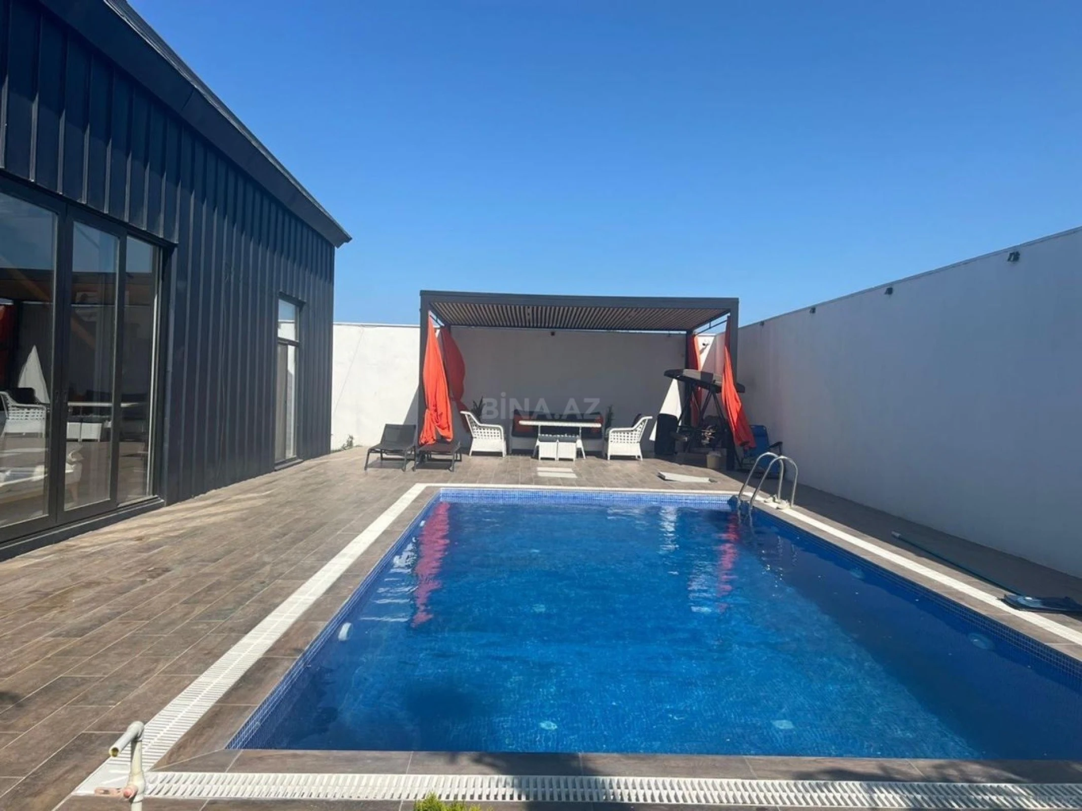 Kirayə verilir 4 otaqlı həyət evi 250 m²