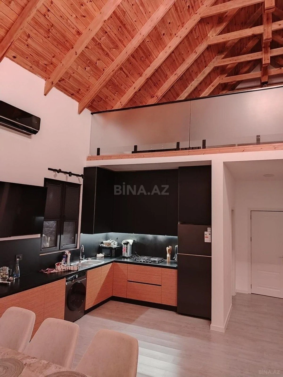 Kirayə verilir 4 otaqlı həyət evi 250 m²