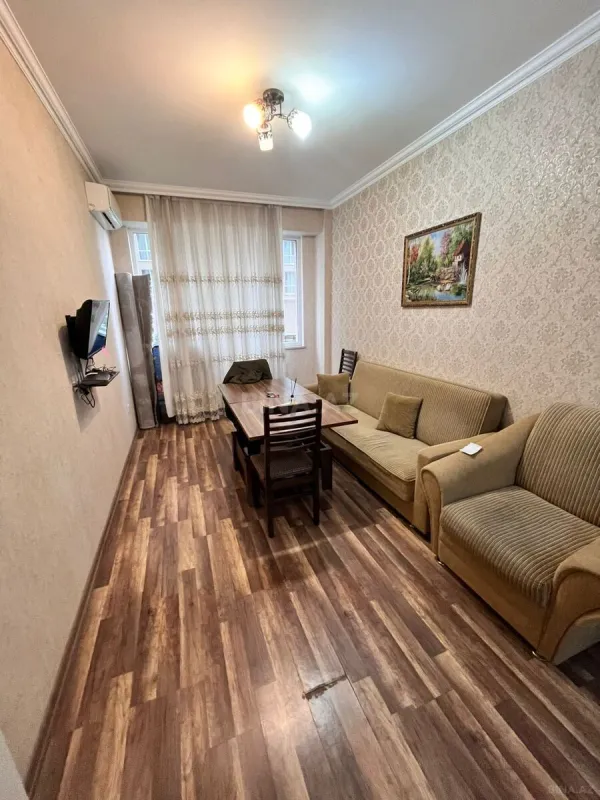 Kirayə verilir 2 otaqlı mənzil 50 m²