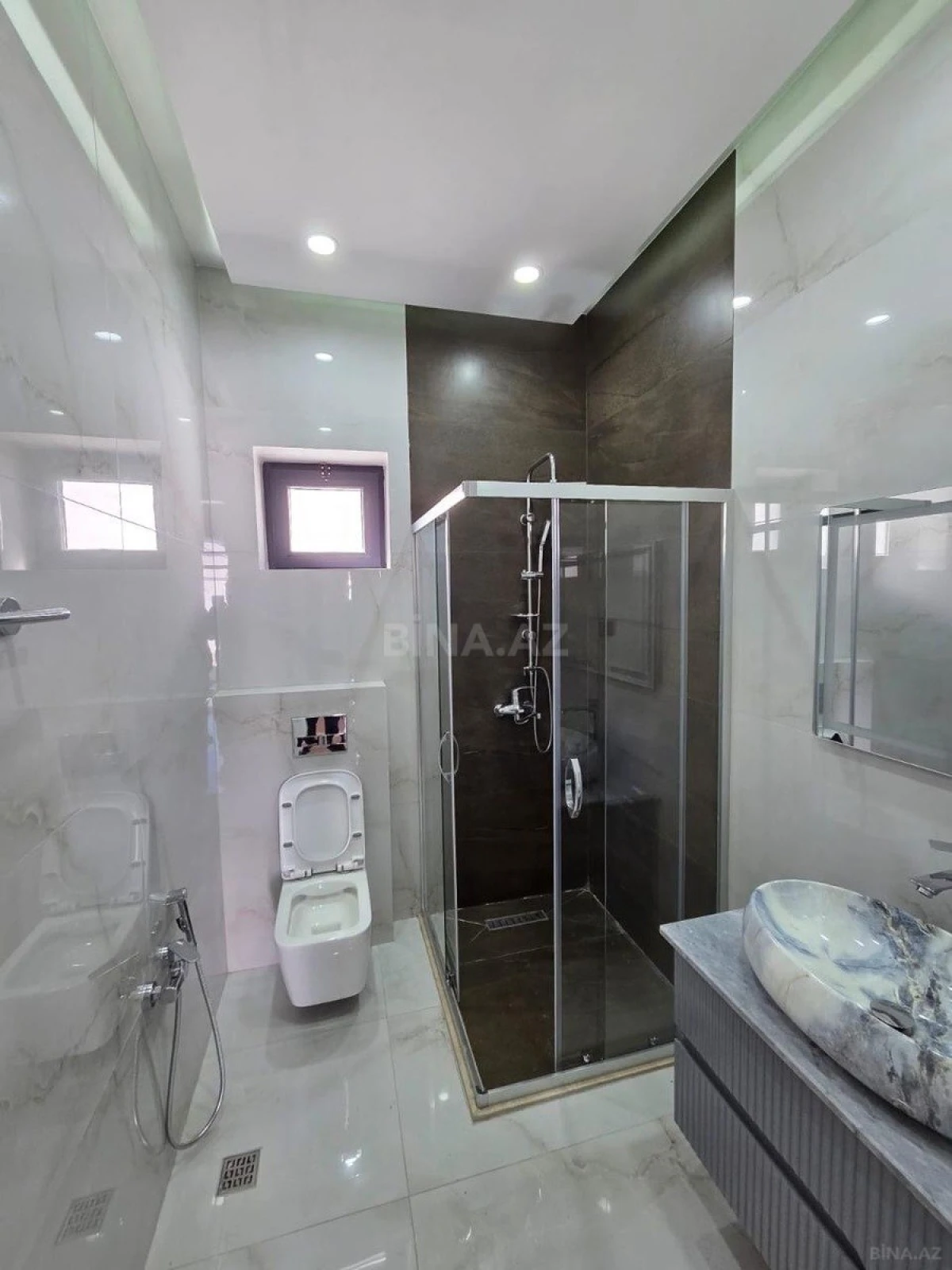Kirayə verilir 4 otaqlı həyət evi 200 m²