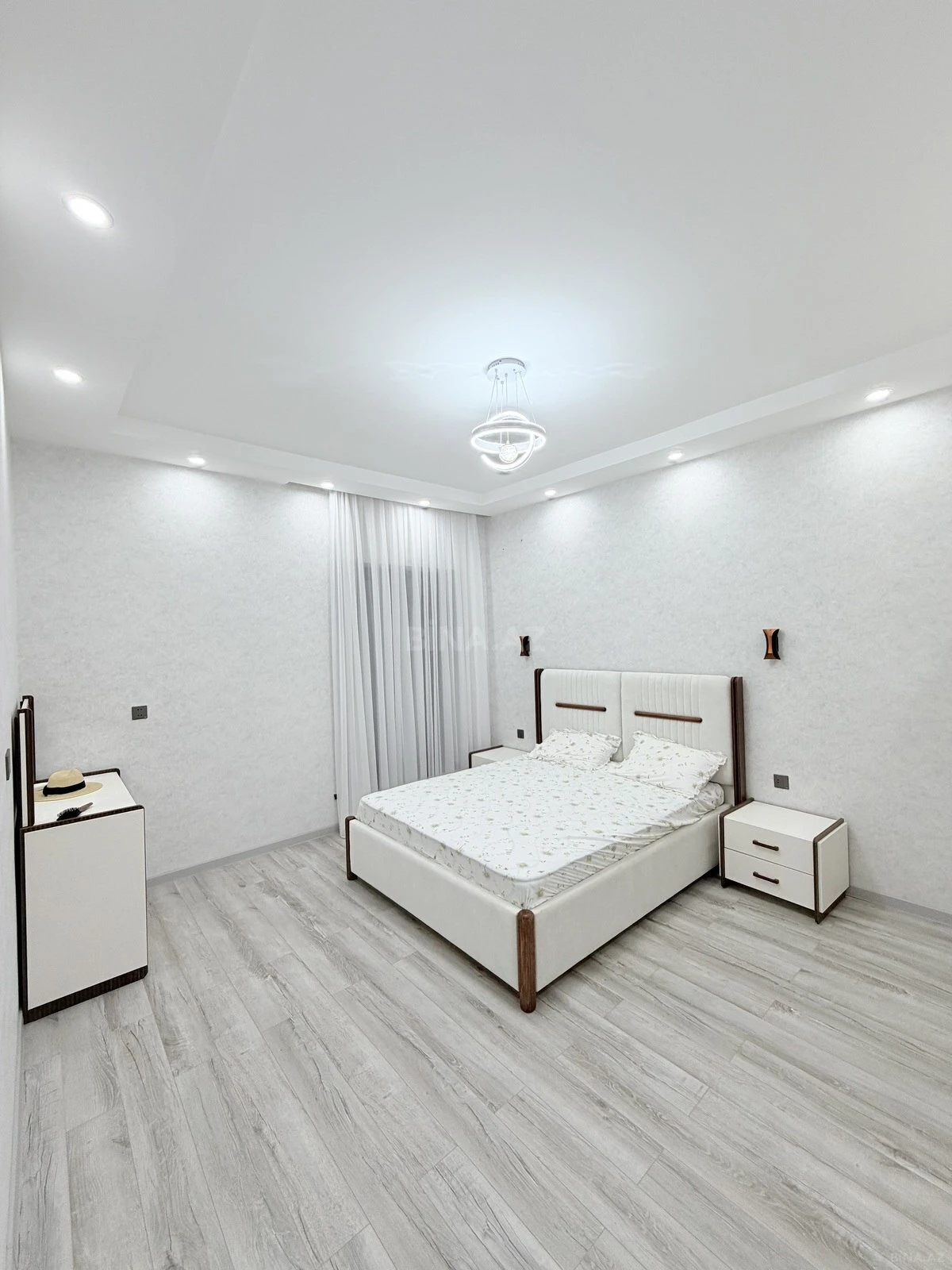 Kirayə verilir 4 otaqlı həyət evi 360 m²