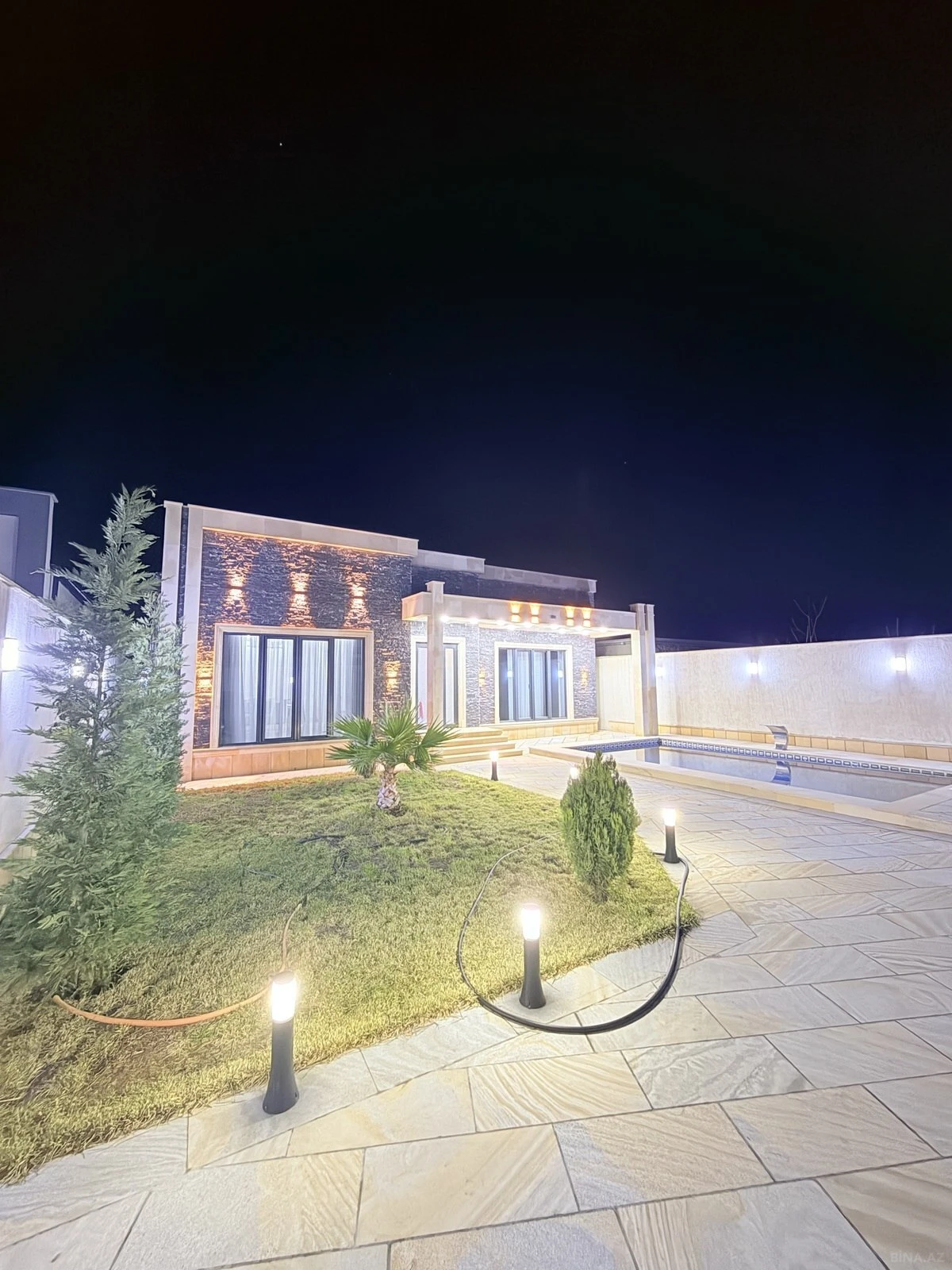 Kirayə verilir 4 otaqlı həyət evi 360 m²
