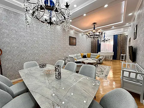 Satılır 4 otaqlı həyət evi 360 m²