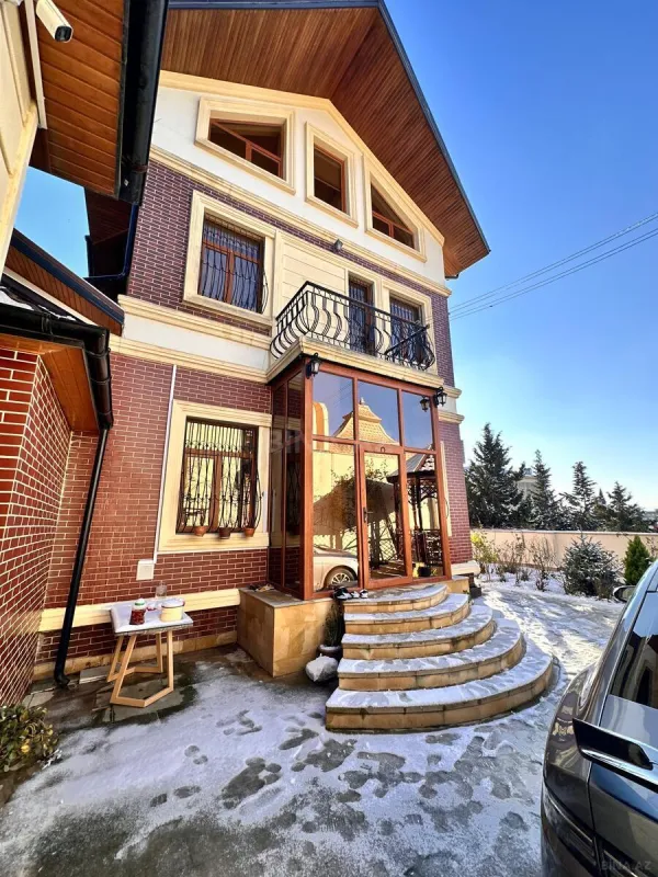 Satılır 4 otaqlı həyət evi 360 m²