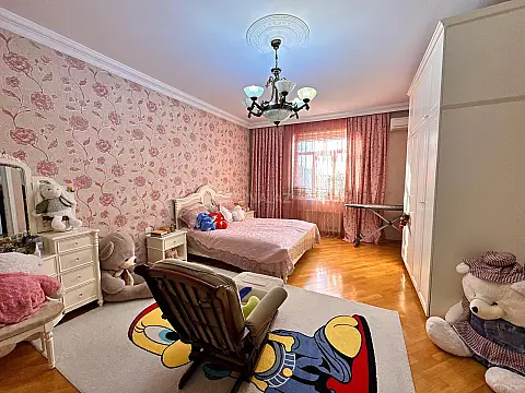 Satılır 4 otaqlı həyət evi 360 m²