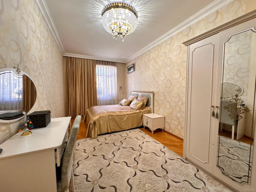 Satılır 4 otaqlı həyət evi 360 m²
