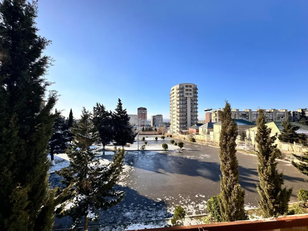 Satılır 4 otaqlı həyət evi 360 m²