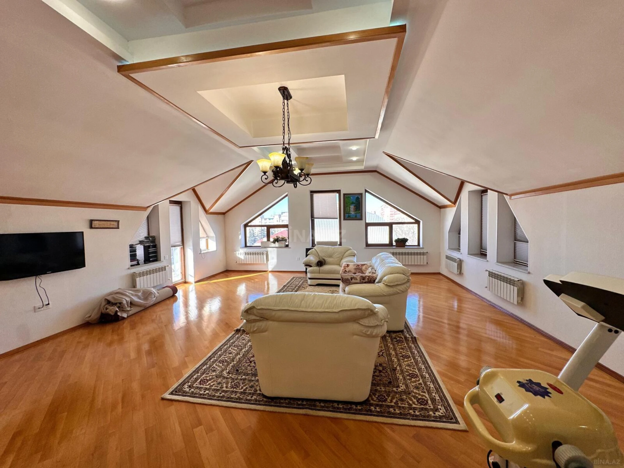 Satılır 4 otaqlı həyət evi 360 m²