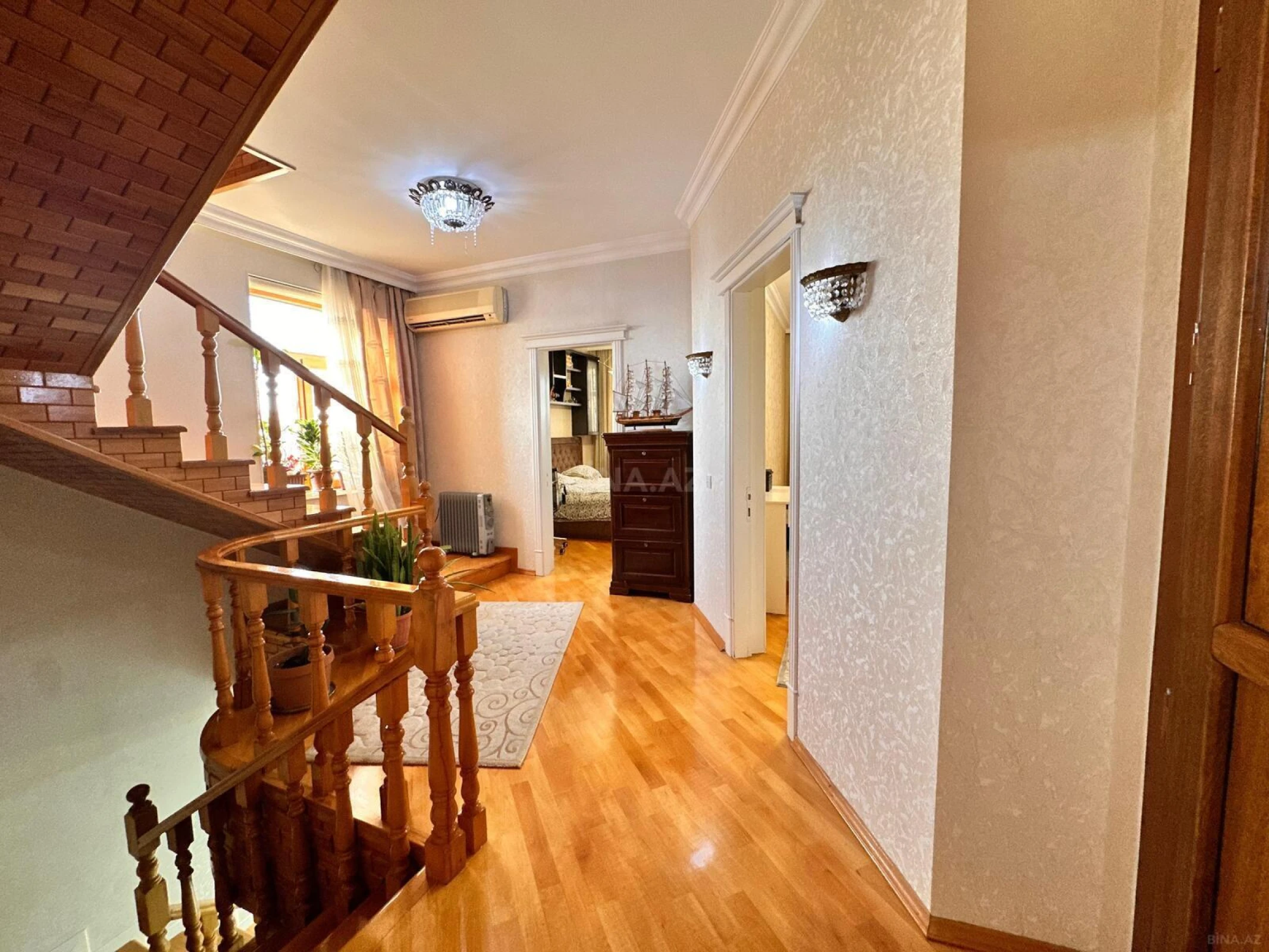 Satılır 4 otaqlı həyət evi 360 m²