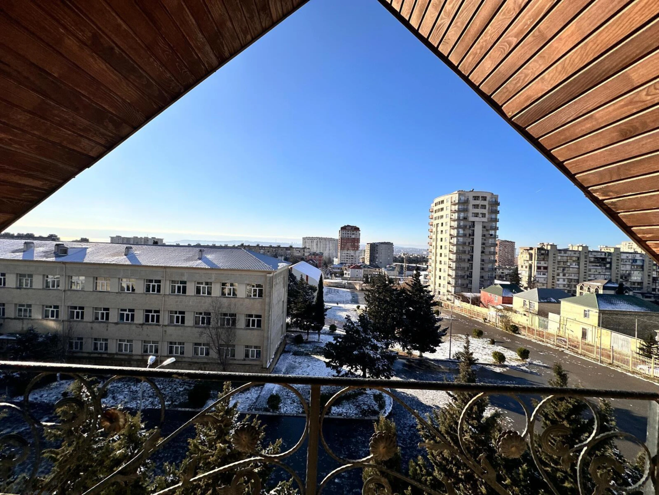 Satılır 4 otaqlı həyət evi 360 m²