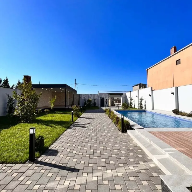 Kirayə verilir 4 otaqlı həyət evi 240 m²