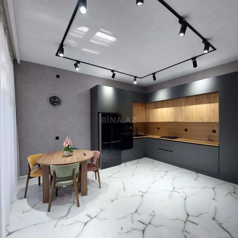 Kirayə verilir 4 otaqlı həyət evi 240 m²