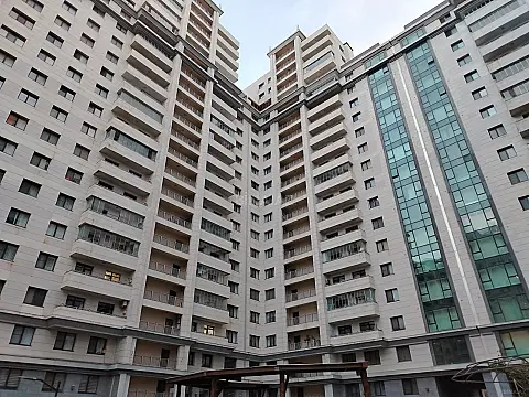 Satılır 3 otaqlı mənzil 155 m² — Bakı, İnşaatçılar 3 otaq 155.00 m²