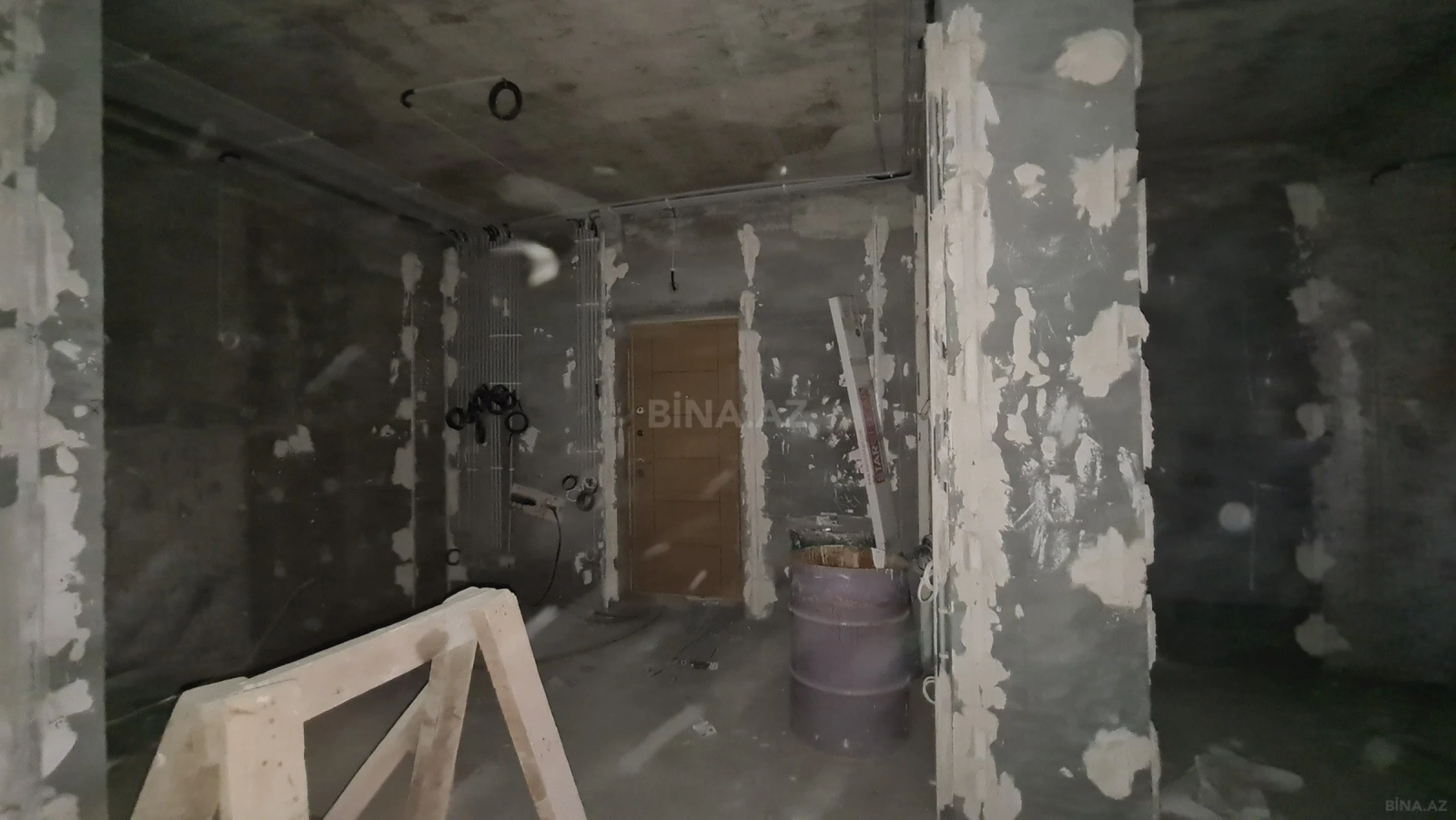 Satılır 3 otaqlı mənzil 155 m²