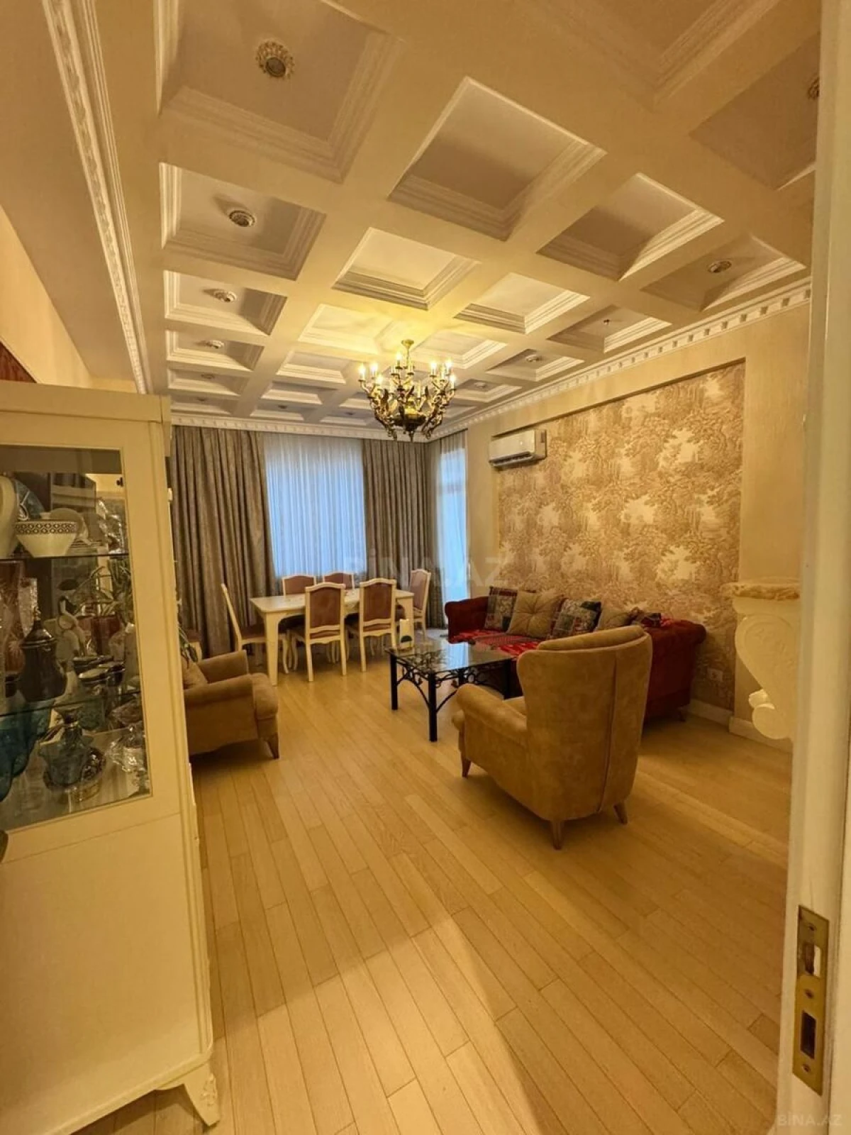 Satılır 3 otaqlı mənzil 107 m²