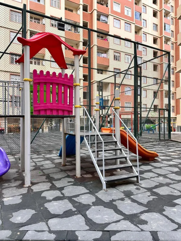 Satılır 3 otaqlı mənzil 82 m²