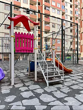 Satılır 3 otaqlı mənzil 82 m²