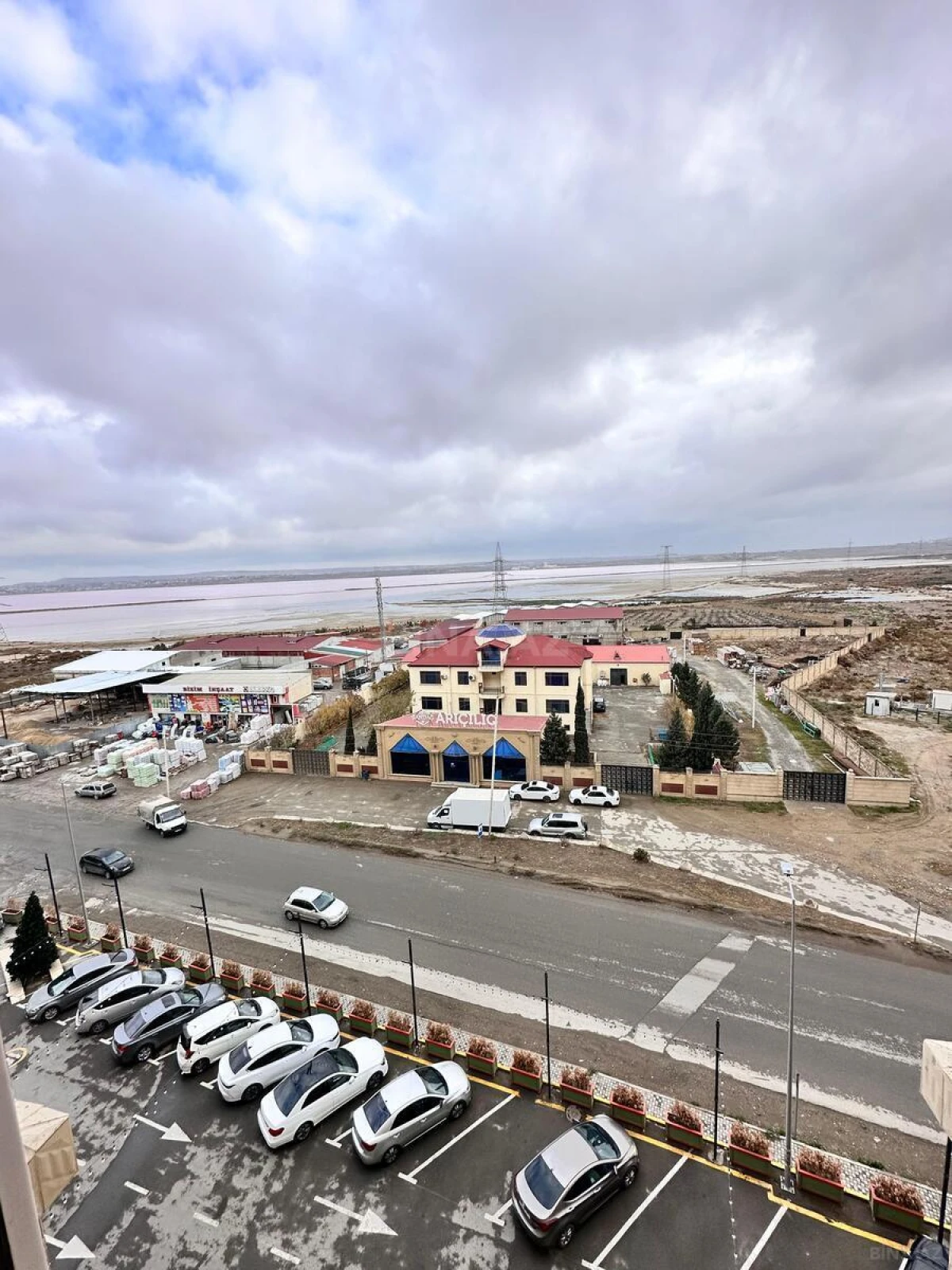 Satılır 3 otaqlı mənzil 82 m²