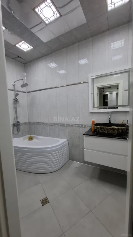 Satılır 3 otaqlı mənzil 110 m²