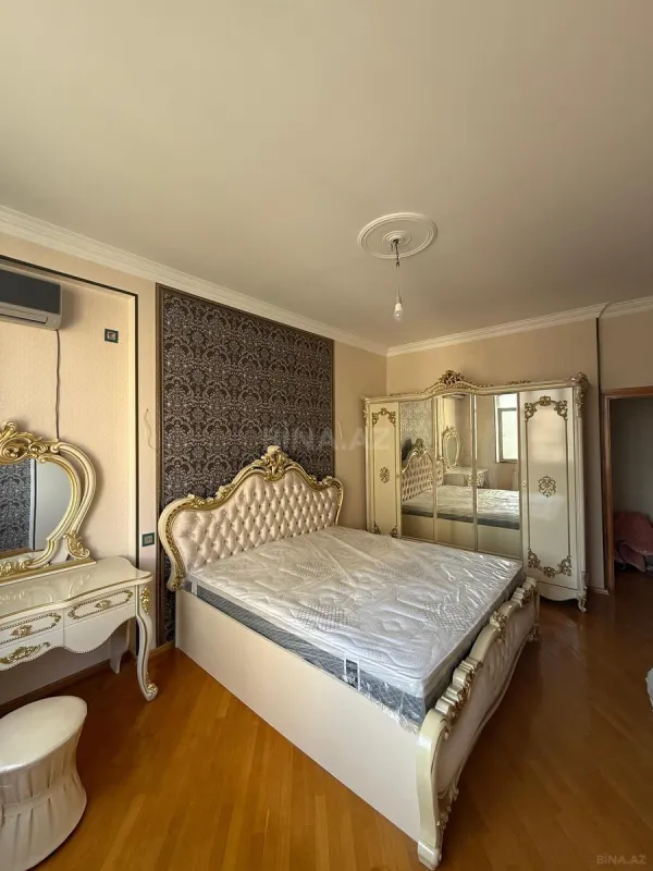 Satılır 3 otaqlı mənzil 110 m²