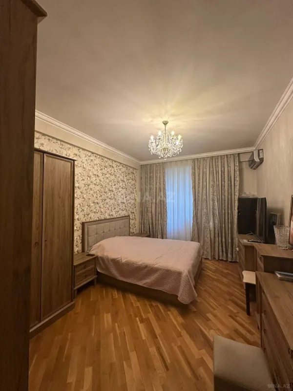 Satılır 3 otaqlı mənzil 110 m²