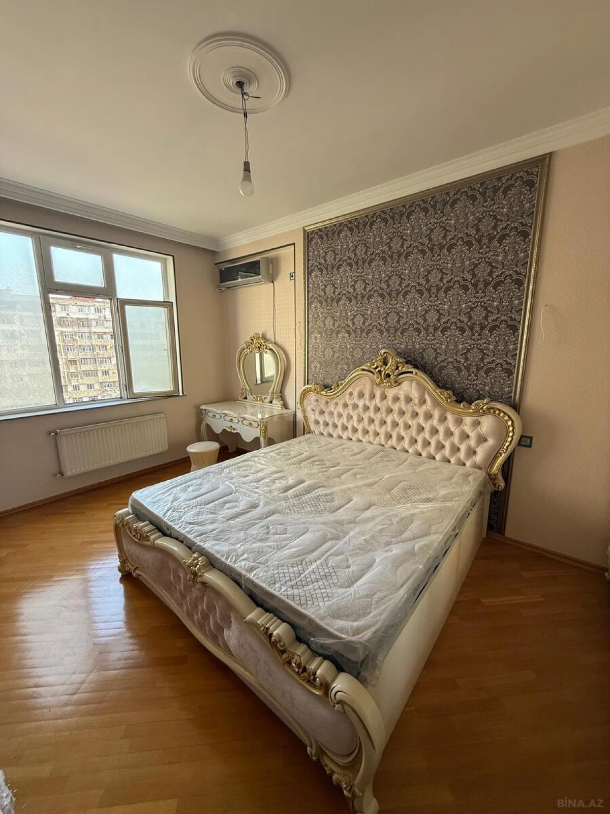 Satılır 3 otaqlı mənzil 110 m²