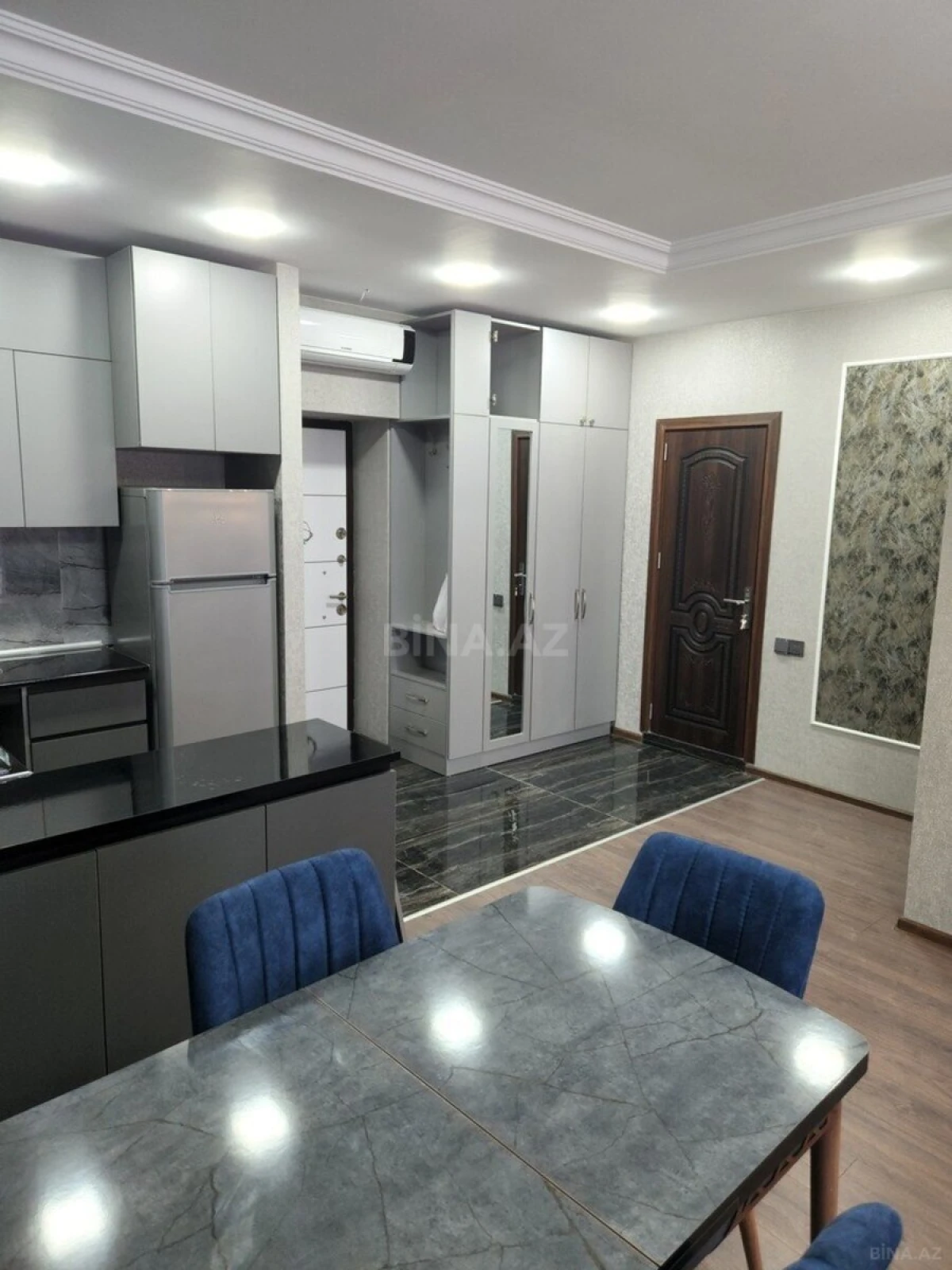 Kirayə verilir 2 otaqlı mənzil 65 m²