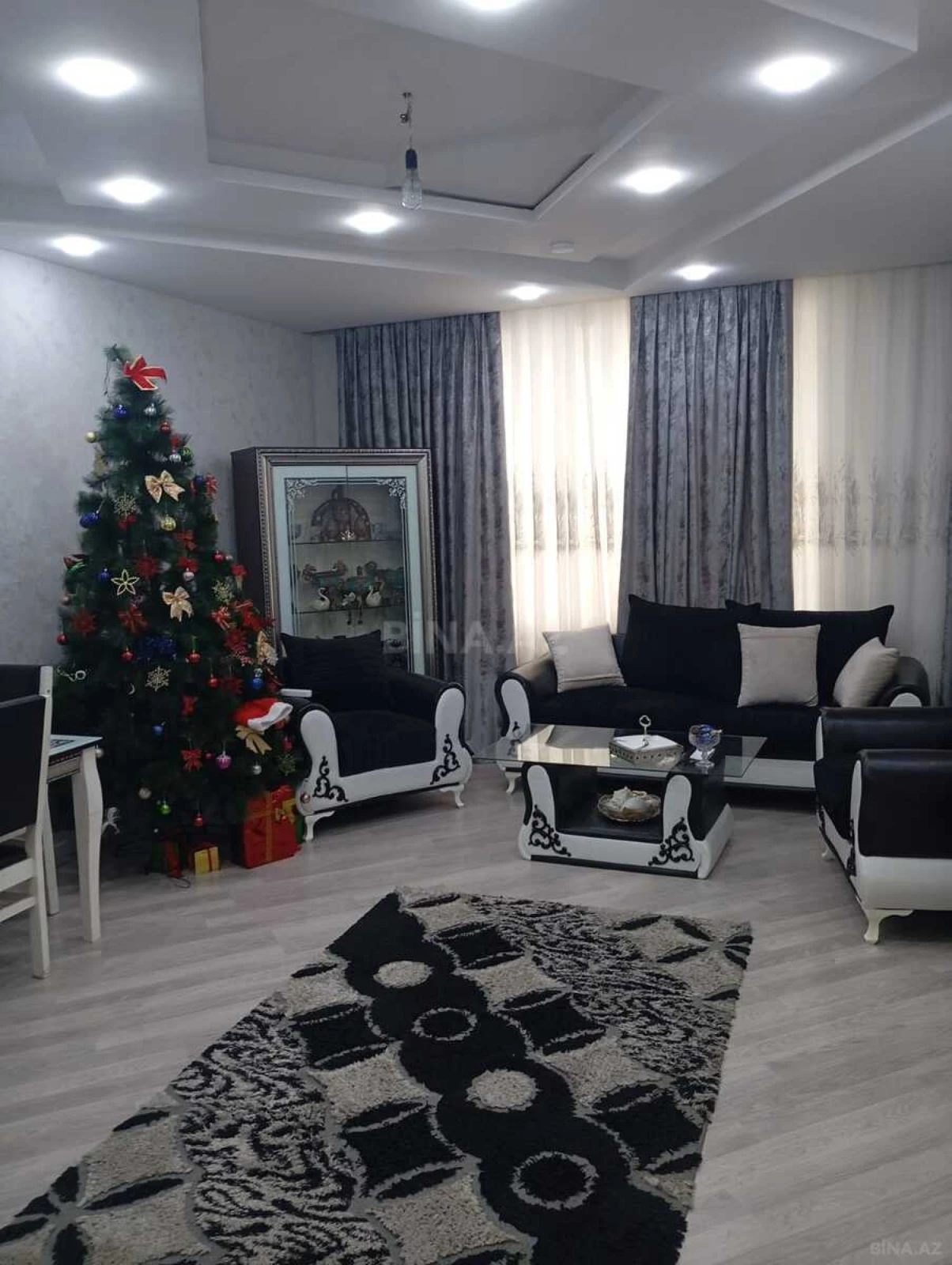 Satılır 3 otaqlı mənzil 110 m²