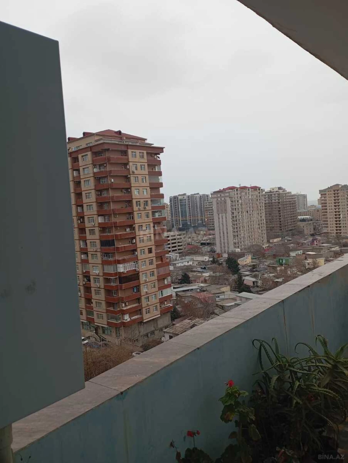 Satılır 3 otaqlı mənzil 110 m²