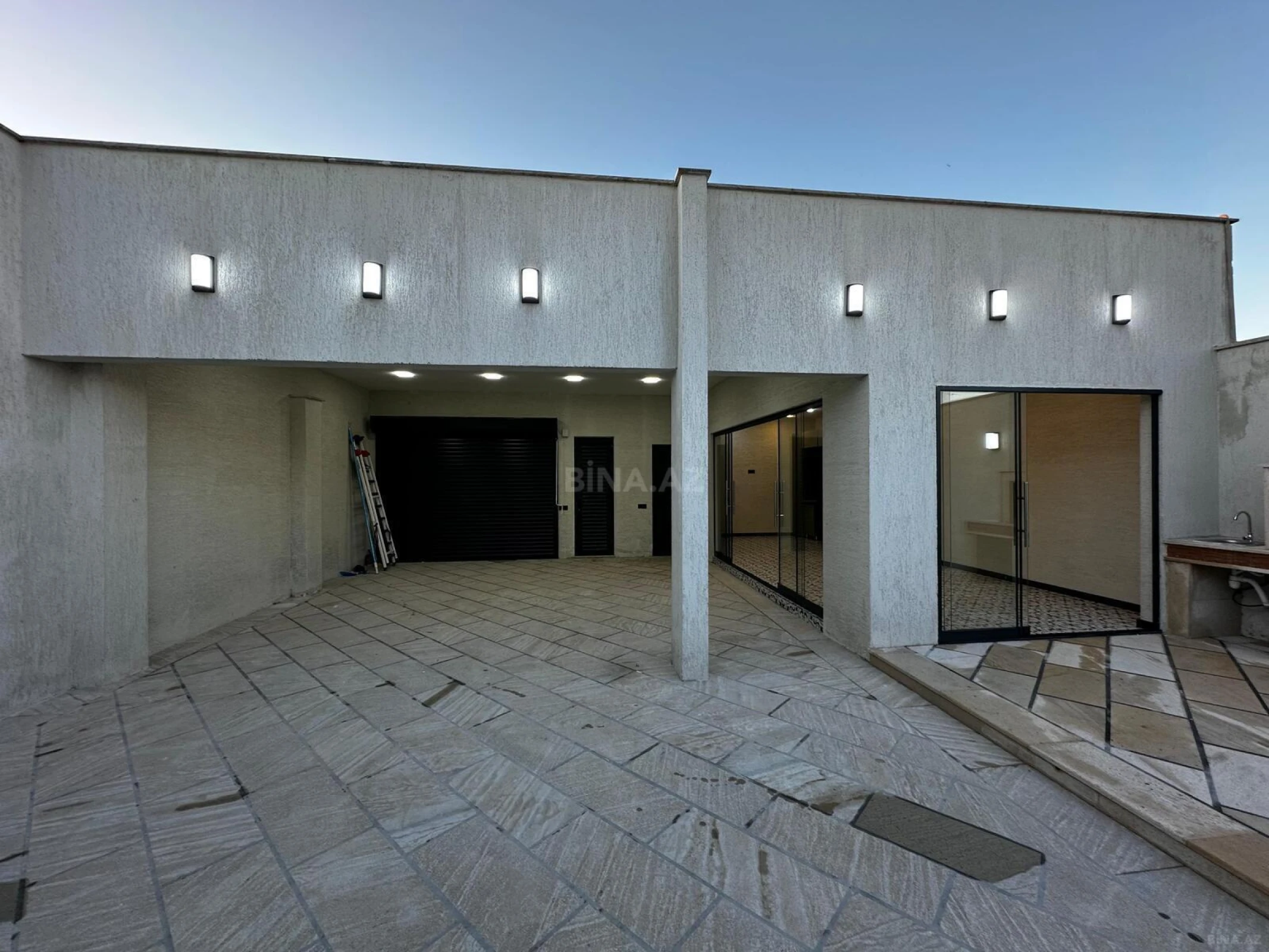 Satılır 4 otaqlı həyət evi 200 m²