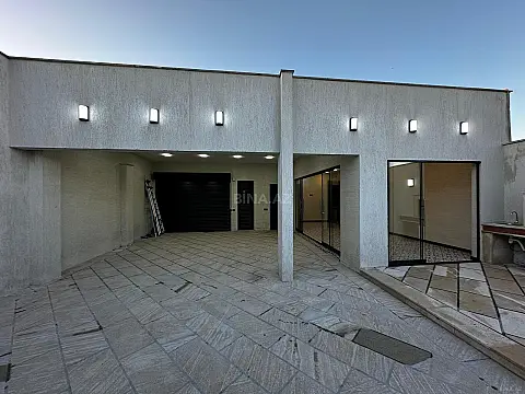 Satılır 4 otaqlı həyət evi 200 m²