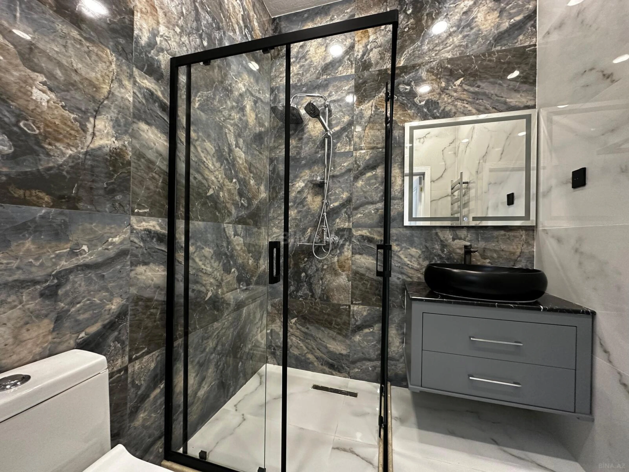 Satılır 4 otaqlı həyət evi 200 m²