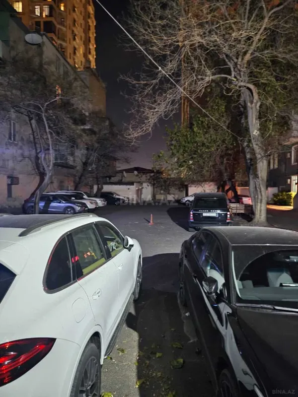 Kirayə verilir 5 otaqlı mənzil 200 m²